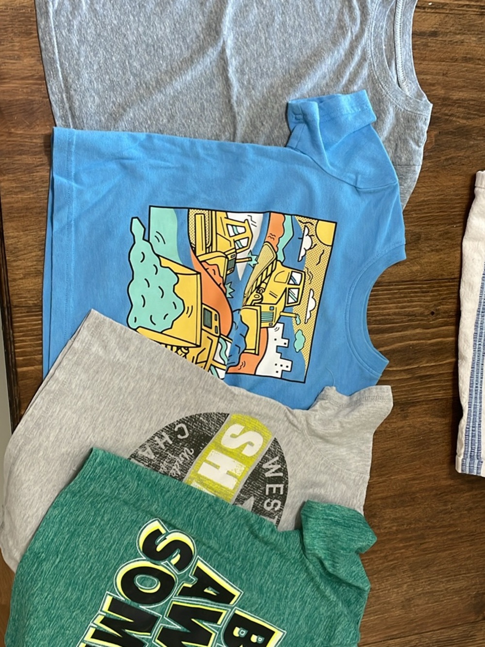 Kids Graphic Short-Sleeve Tees bundle size 3T